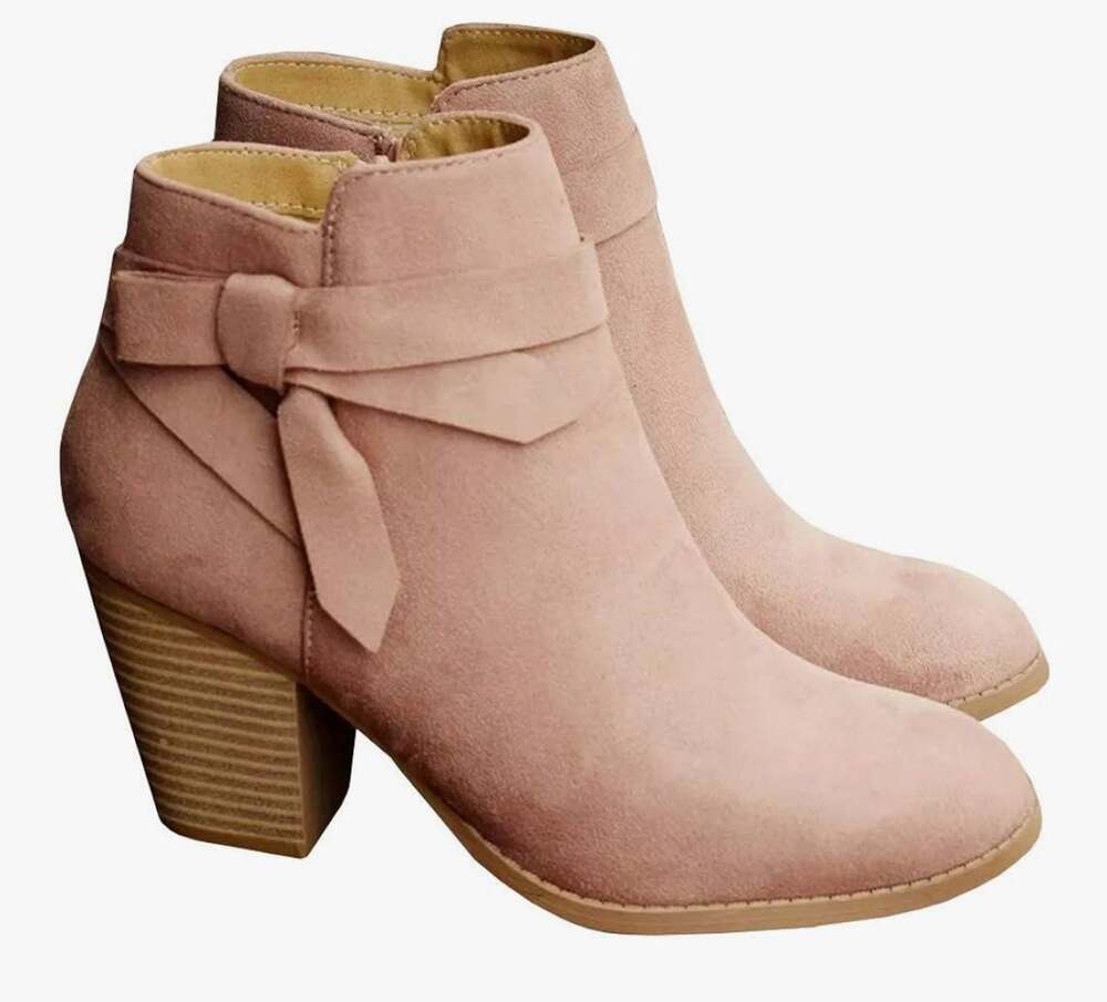 Carcuume Women's Tie Knot Stacked Heel Ankle Boots in Mauve Faux Suede size 8
